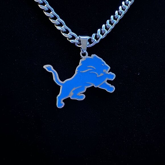 Detroit Lions Necklace - 5mm Cuban - 22" Silver Chain - Blue - Football - Picture 2 of 2